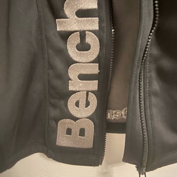 Bench Coat - Picture 3 of 4